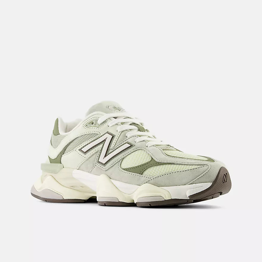New balance 9060 Olivine / Linen Green