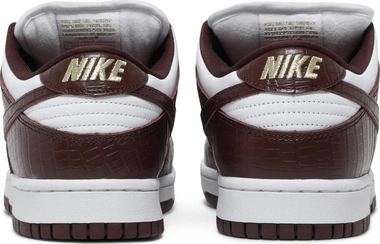 Nike SB Dunk Low Supreme Stars Barkroot Brown 2021