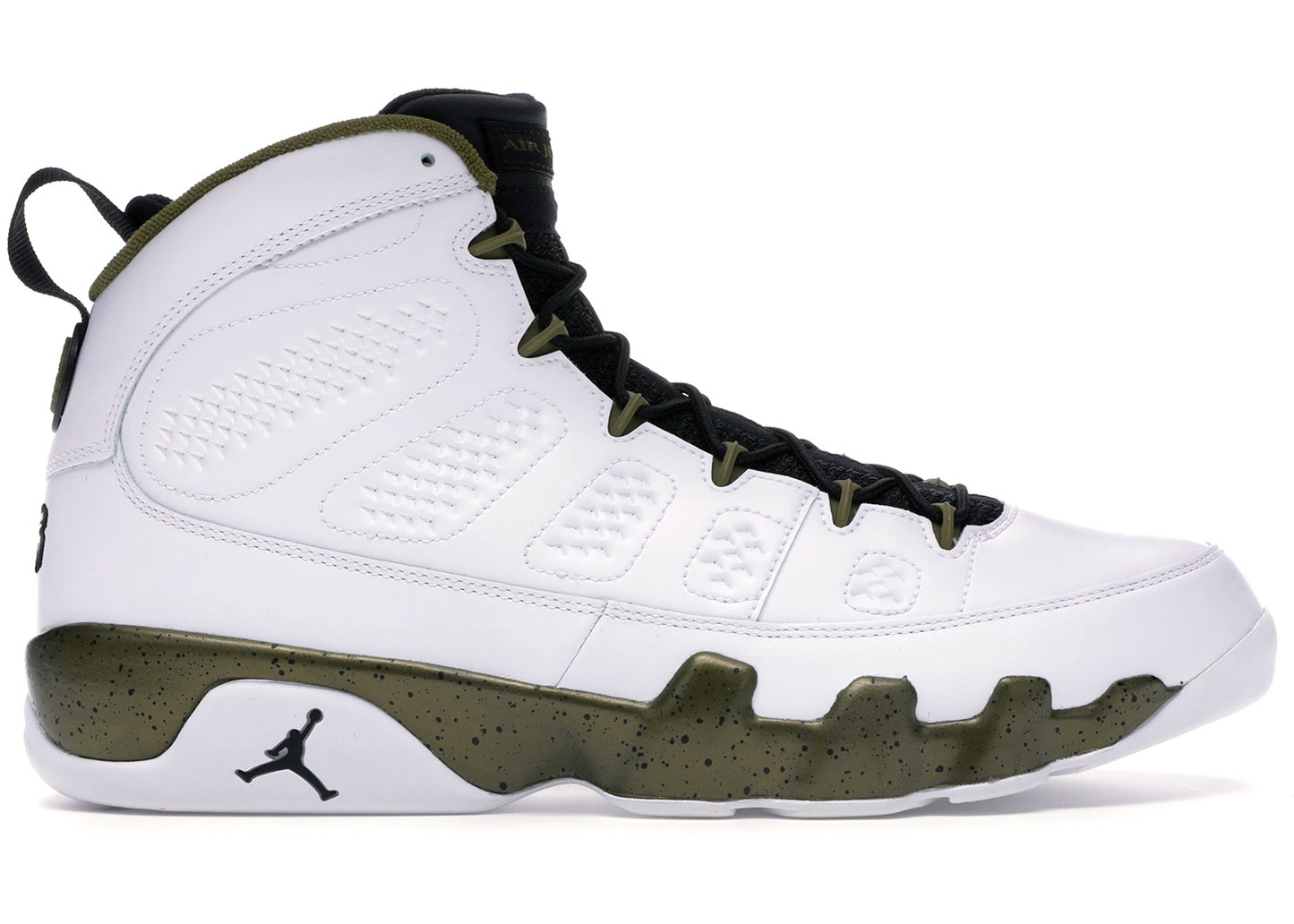 Jordan 9 Retro Statue